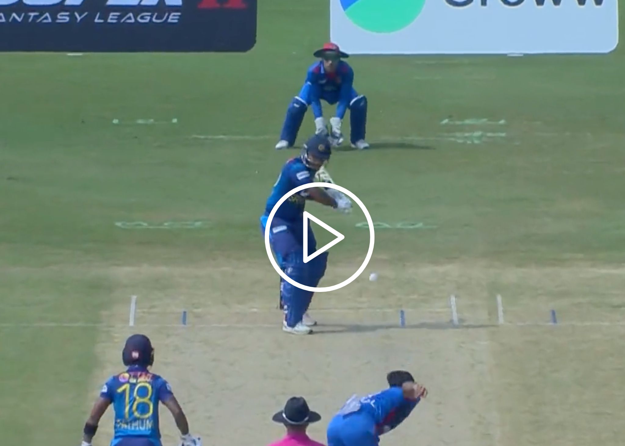 [Watch] Dimuth Karunaratne Punishes Fazalhaq Farooqi With Two ‘Classy’ Boundaries